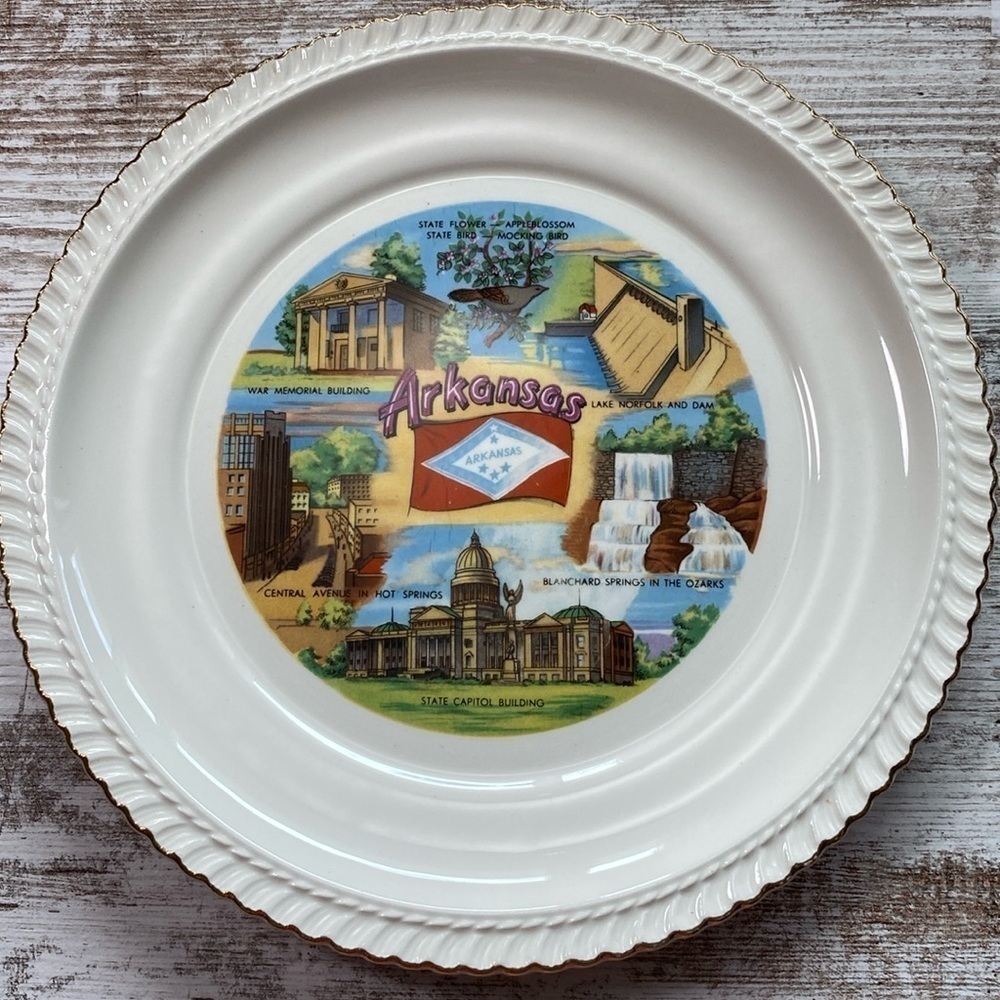 Vintage Arkansas State Souvenir Plate Scalloped Gold Trim 9.25"